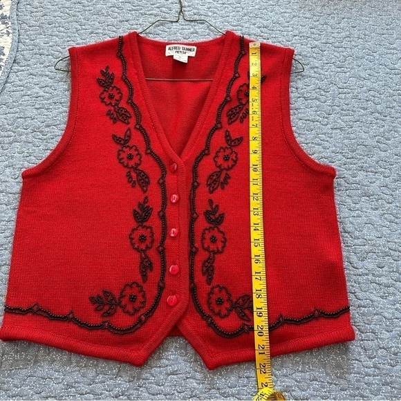 Alfred Dunner Sweater Vest Holiday Red with Black Beads Acrylic & Wool Size PL - Picture 5 of 7
